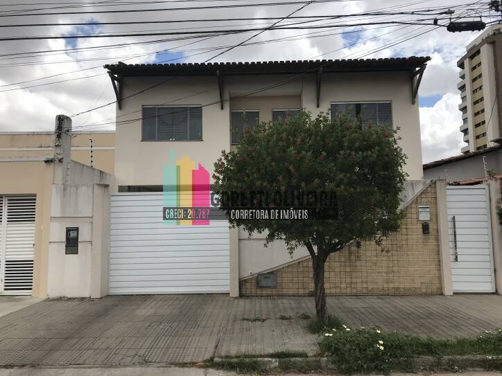 Casa com 6/4 (suítes) na Santa Mônica
