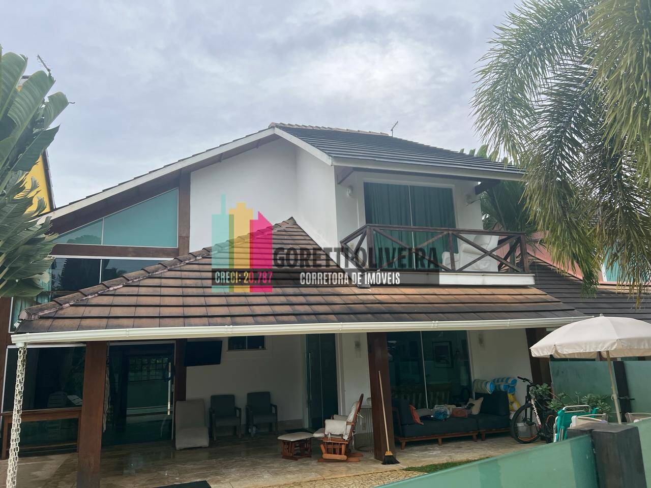 Vendo Village com piscina, mobiliado com 5 suites no Condomínio Lagoa Doura