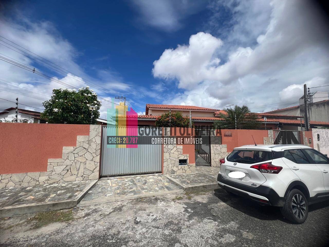 Vendo Casa no Conjunto Milton Gomes com 5/4 sendo uma suíte