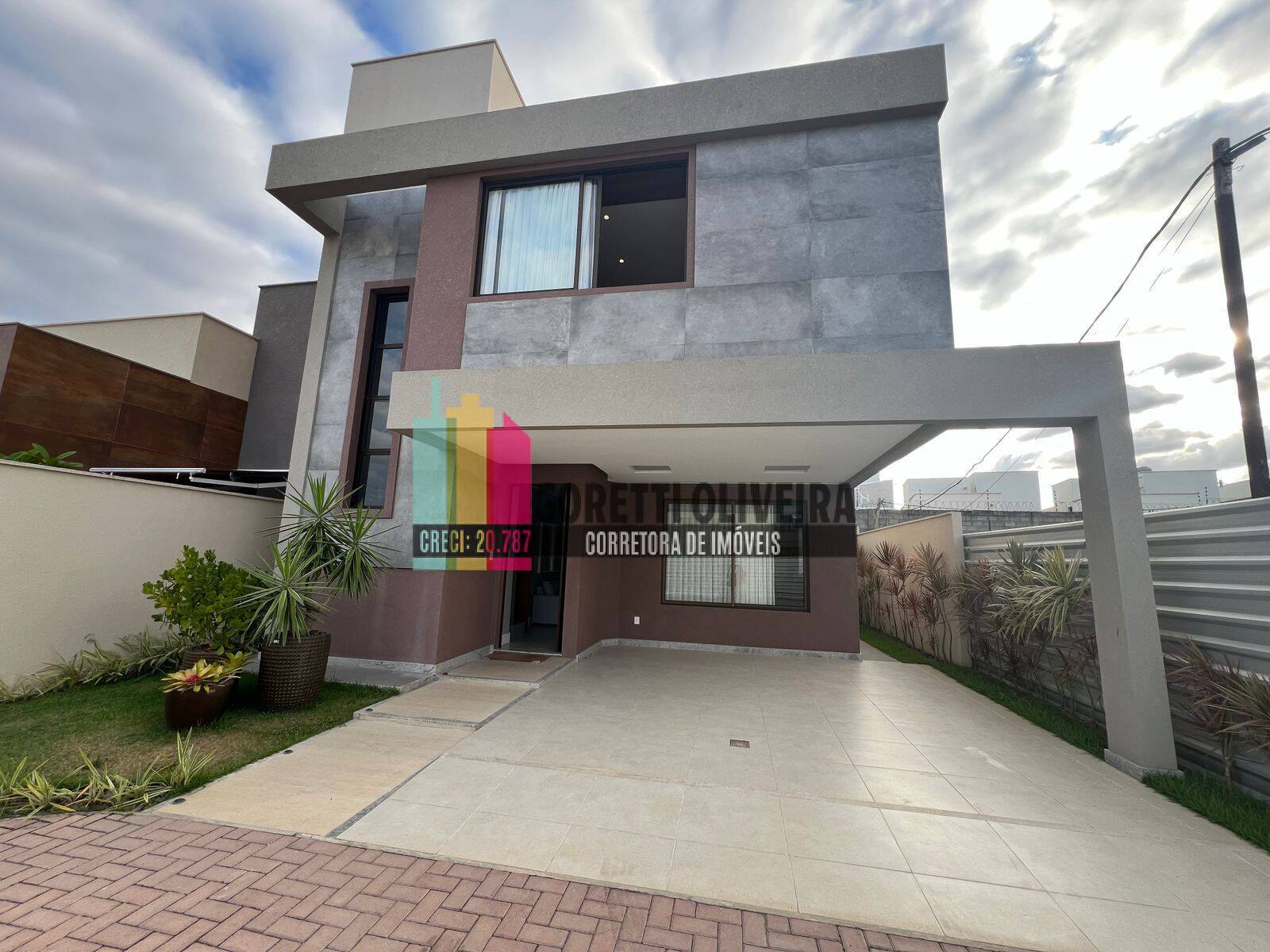 Vendo casa duplex com 3 quartos (1 suíte com closet) no Reserva Dual no SIM