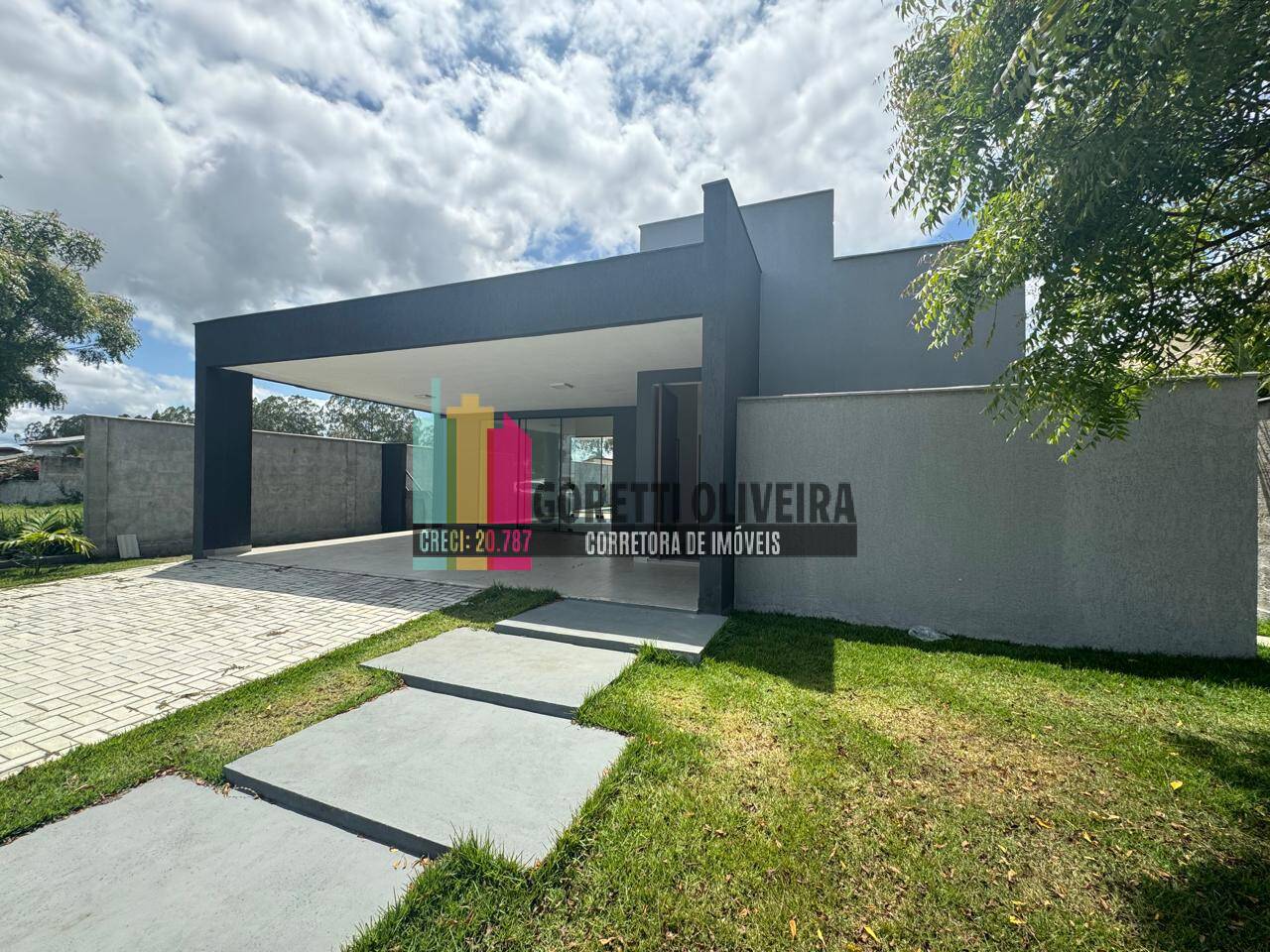 Vendo Casa com 3 quartos (1 suíte) c/ piscina no Condomínio Haras Residence