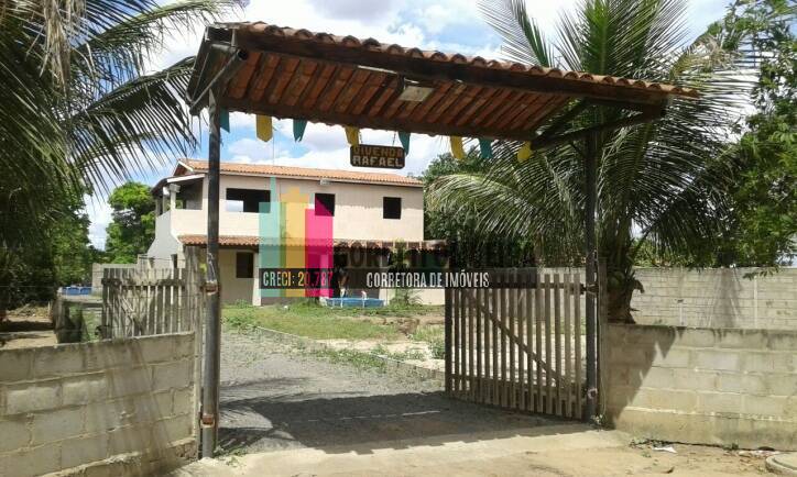Casa em Chácara com 2/4, 1 suíte próximo a BR 324